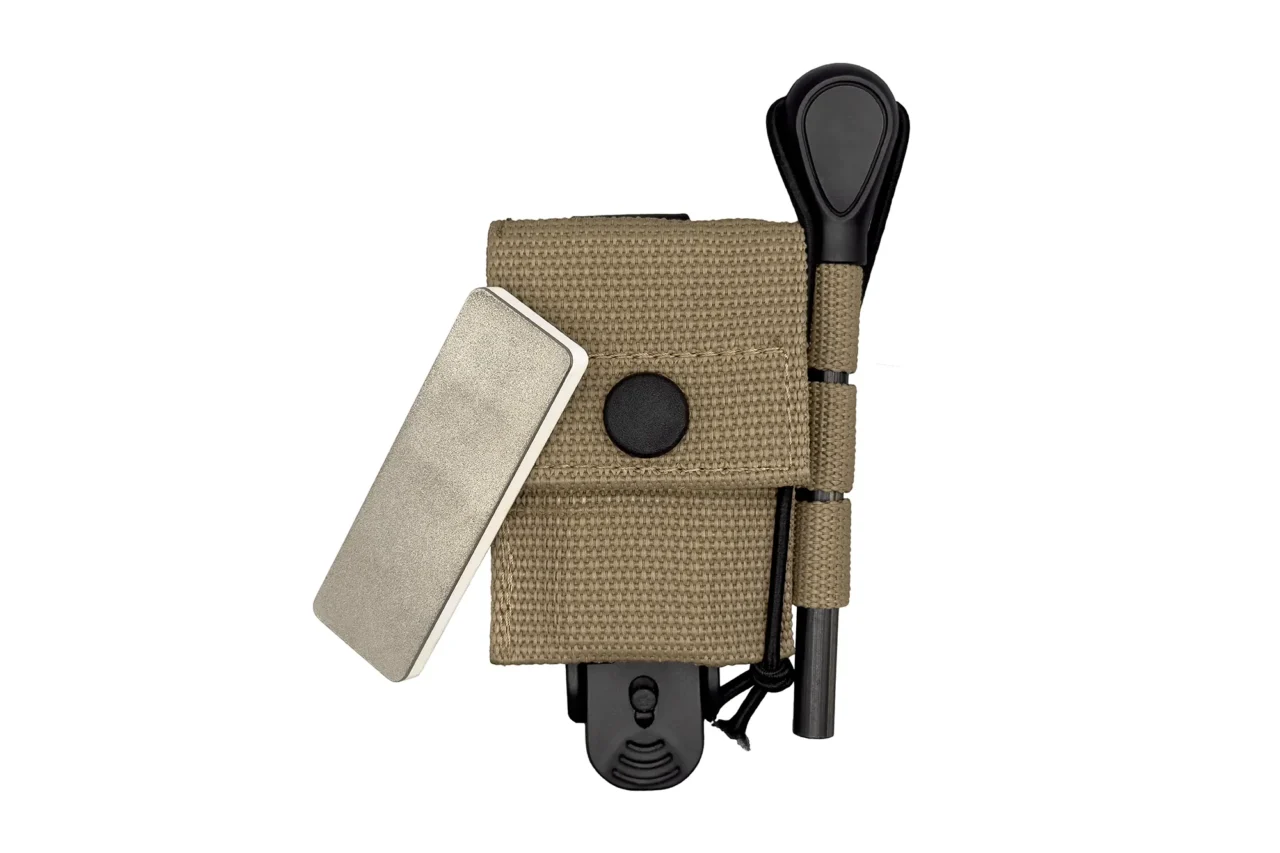 KIT-TASCA-AFFILATORE-DOPPIA-GRANA-E-PIETRA-FOCAIA_1 WHT