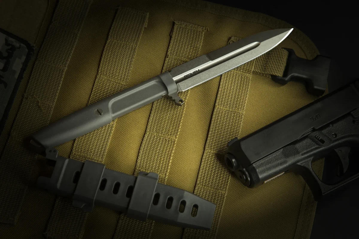 REQUIEM-WOLF_GREY-modifica_originale-scaled